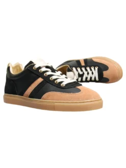 COURT Sneakers