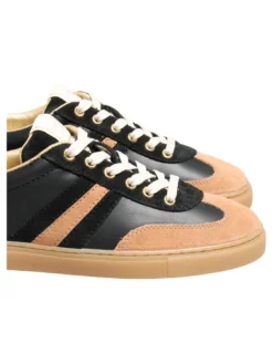 COURT Sneakers