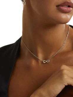 ENDLESS DREAM Collana con charm infinito e zirconi