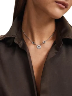 SHINING WINTER Collana con fiore e cristalli