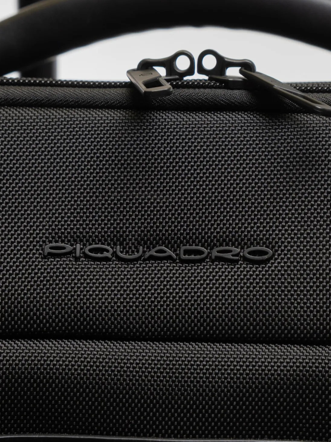 X19 Trolley medio con tasche